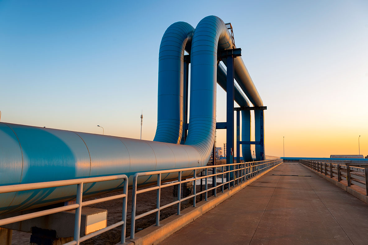 Gas pipes going to refinery
